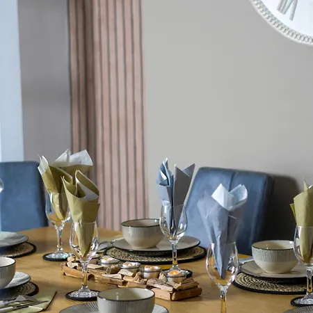 Heart Of Saltburn, Free Parking, Family Stays, Contractors - Scandi Apartment