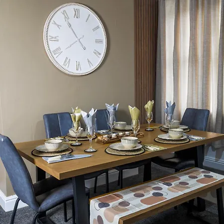 Heart Of Saltburn, Free Parking, Family Stays, Contractors - Scandi Apartment *