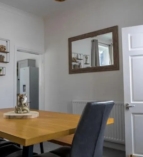 Heart Of Saltburn, Free Parking, Family Stays, Contractors - Scandi Apartment Saltburn-by-the-Sea