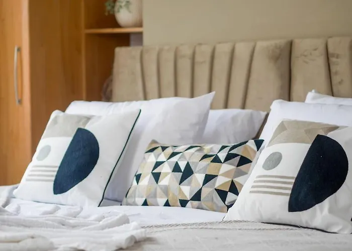 Heart Of Saltburn, Free Parking, Family Stays, Contractors - Scandi