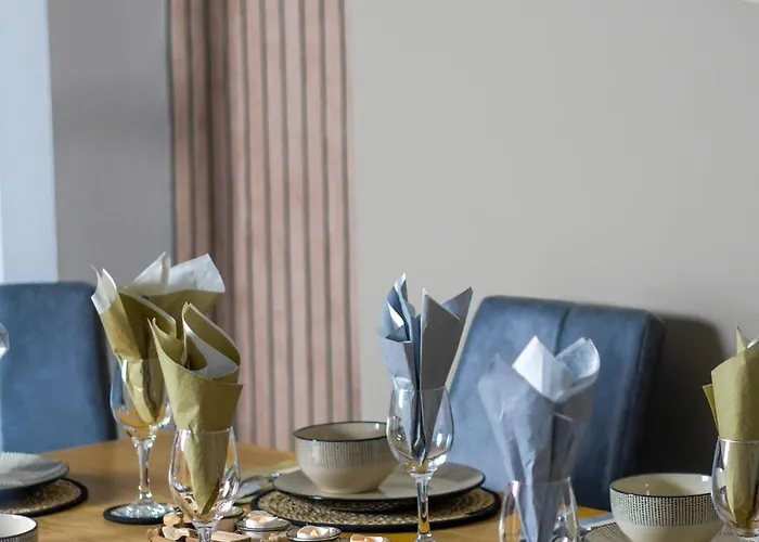 Heart Of Saltburn, Free Parking, Family Stays, Contractors - Scandi Apartment