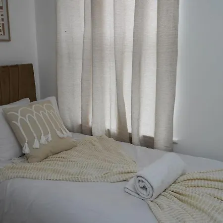 Heart Of Saltburn, Free Parking, Family Stays, Contractors - Scandi * Saltburn-by-the-Sea
